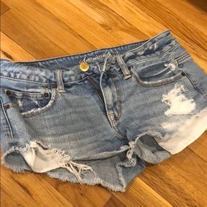 Light wash American eagle jean shorts